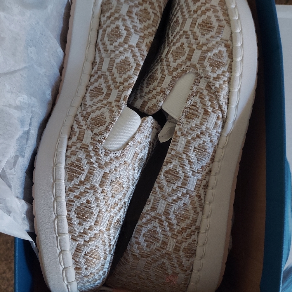 Clarks Cloudsteppers shoes